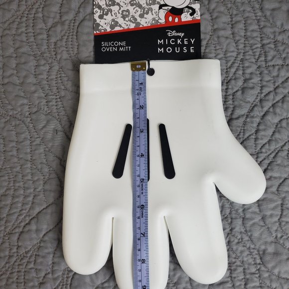 Mickey Mouse Silicone Oven Mitt - Picture 5 of 6